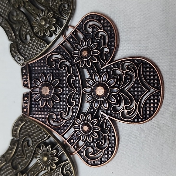 Paparazzi Mess With The Bull Necklace Earring Set - Picture 4 of 5